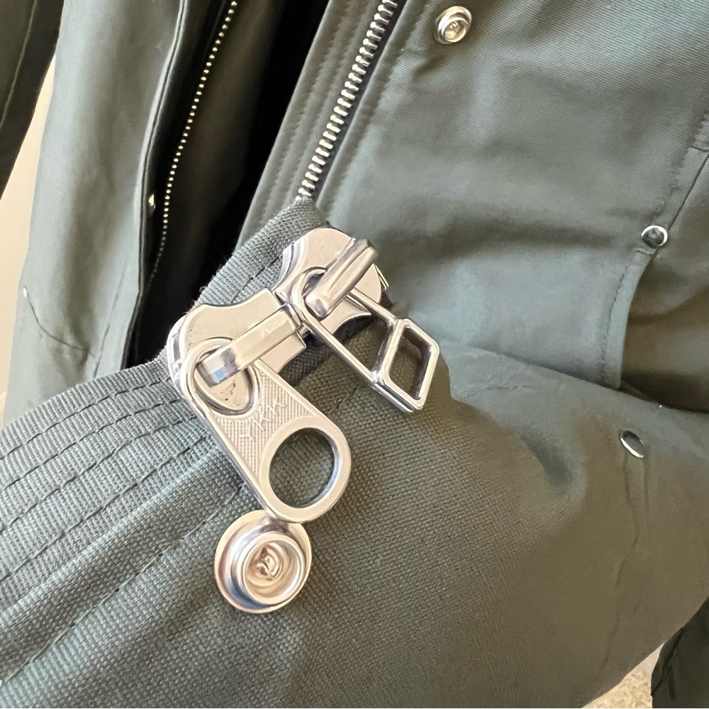 NEW🍉Moose Knuckles Stirling Down Jacket Parka Shearling Trim Green Black Pom - Picture 7 of 15